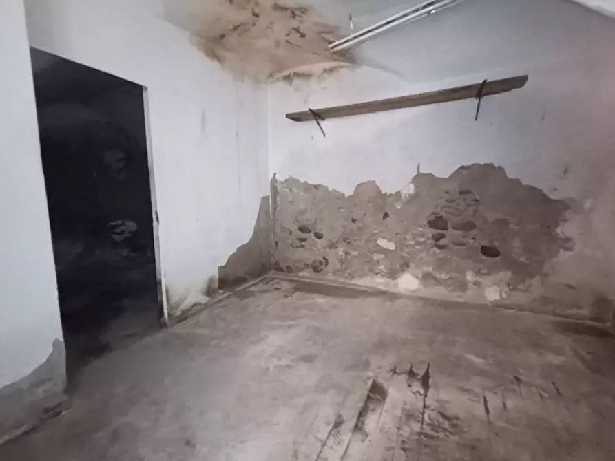Immagine 5 di Magazzino in vendita  in VIA PASTRENGO a San Remo