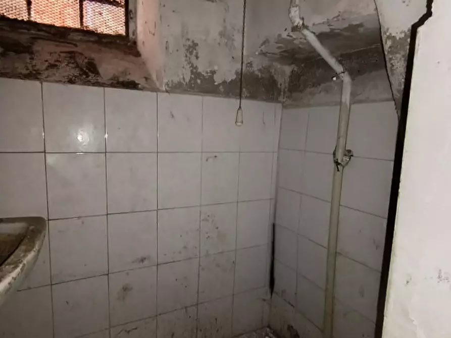 Immagine 7 di Magazzino in vendita  in VIA PASTRENGO a San Remo