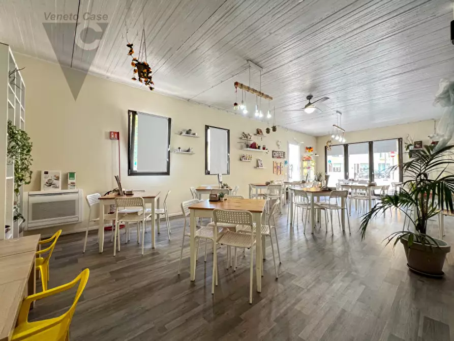 Immagine 10 di Attività commerciale in vendita  in Via Gauslino a Piove Di Sacco