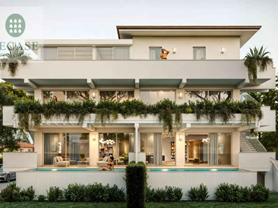 Immagine 1 di Attico in vendita  in Via Giuseppe Zolezzi a Massa