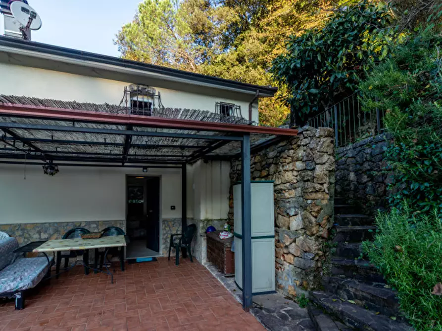 Immagine 15 di Casa indipendente in vendita  a Lerici