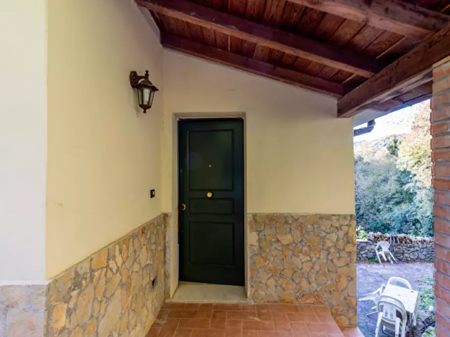 Immagine 21 di Casa indipendente in vendita  a Lerici