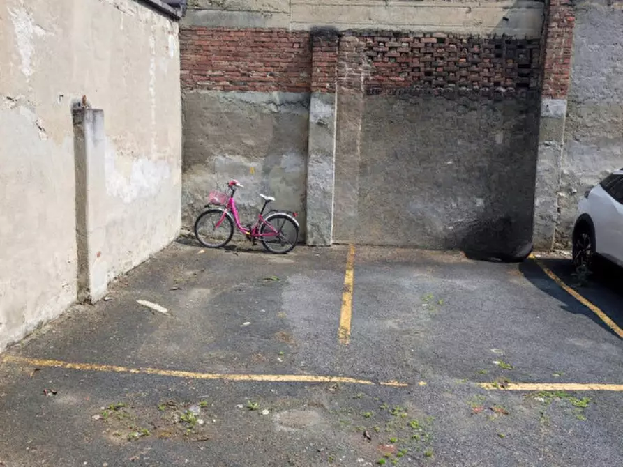 Immagine 3 di Posto auto in vendita  in CORSO RACCONIGI 146/A a Torino