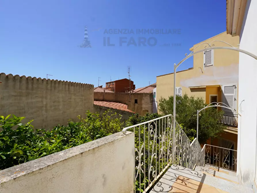 Immagine 16 di Villetta a schiera in vendita  in via Raffaello Sanzio n. 4 a La Maddalena