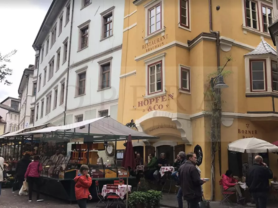 Immagine 6 di Attività commerciale in vendita  in Piazza delle Erbe a Bolzano