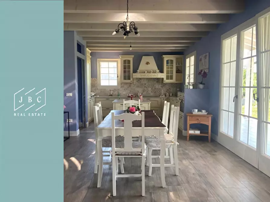 Immagine 1 di Villa in vendita  a San Biagio Di Callalta