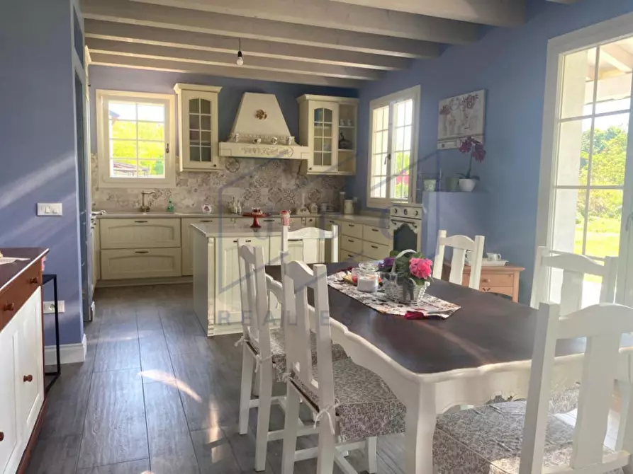 Immagine 3 di Villa in vendita  a San Biagio Di Callalta