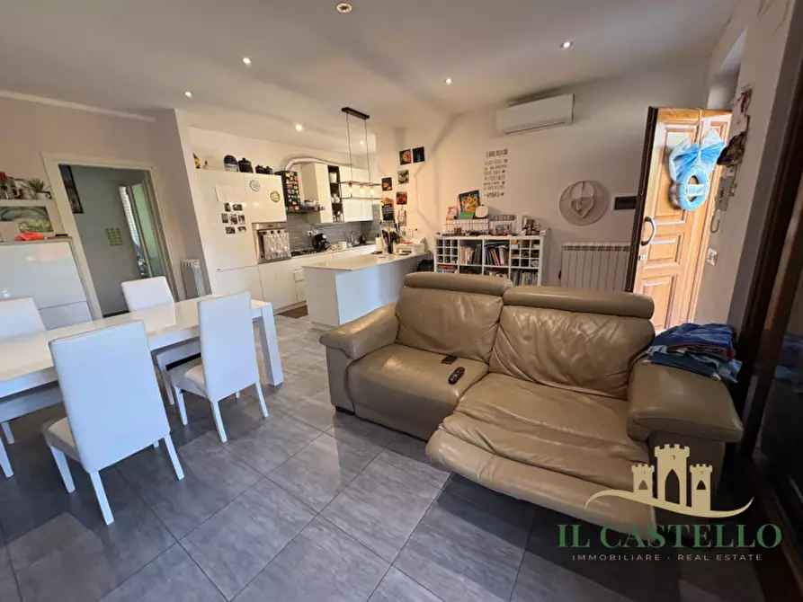 Immagine 4 di Appartamento in vendita  in Via Garibaldi a Castiglione Del Lago