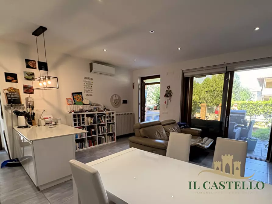 Immagine 8 di Appartamento in vendita  in Via Garibaldi a Castiglione Del Lago