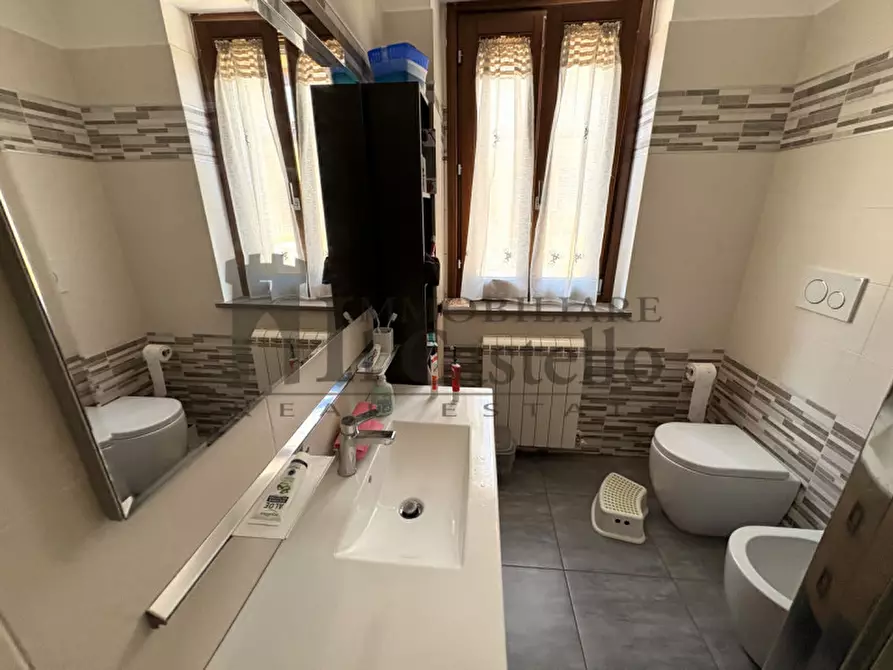 Immagine 13 di Appartamento in vendita  in Via Garibaldi a Castiglione Del Lago