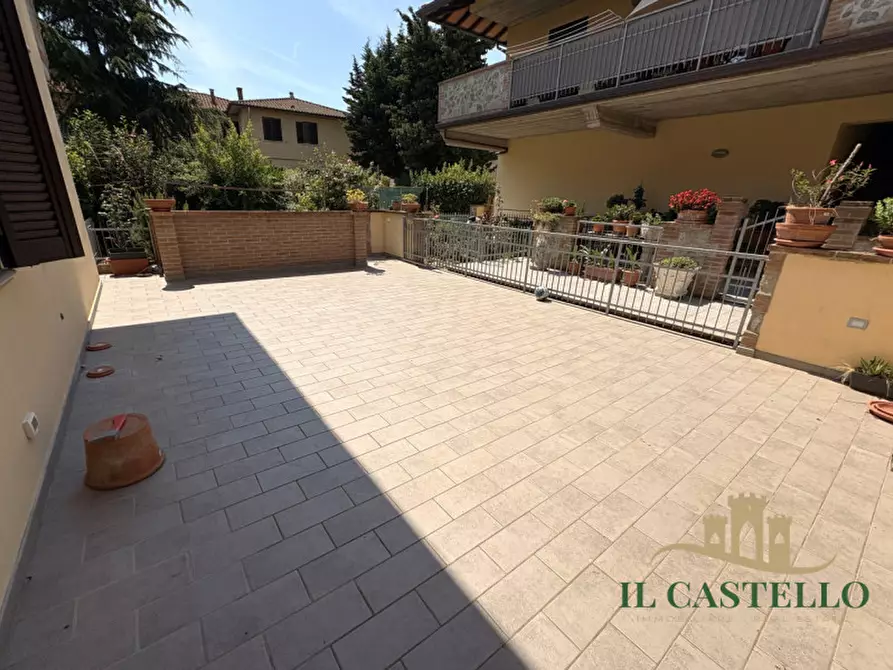 Immagine 17 di Appartamento in vendita  in Via Garibaldi a Castiglione Del Lago