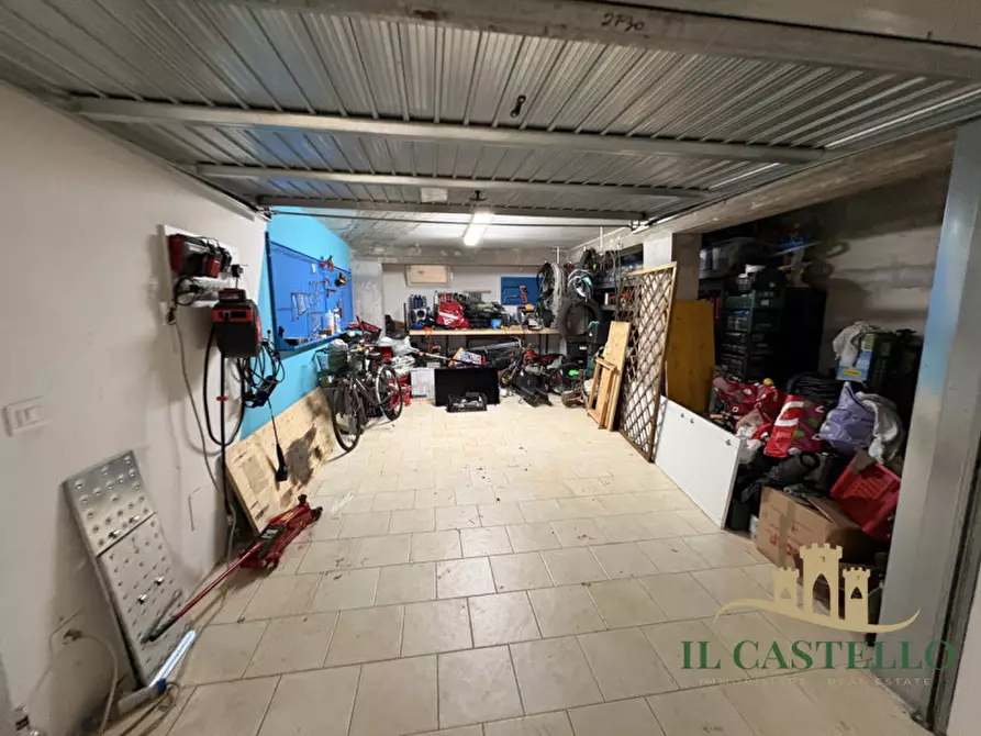 Immagine 21 di Appartamento in vendita  in Via Garibaldi a Castiglione Del Lago