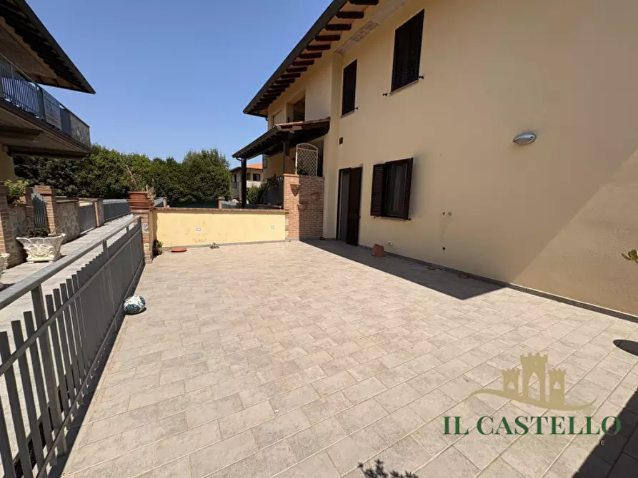 Immagine 22 di Appartamento in vendita  in Via Garibaldi a Castiglione Del Lago