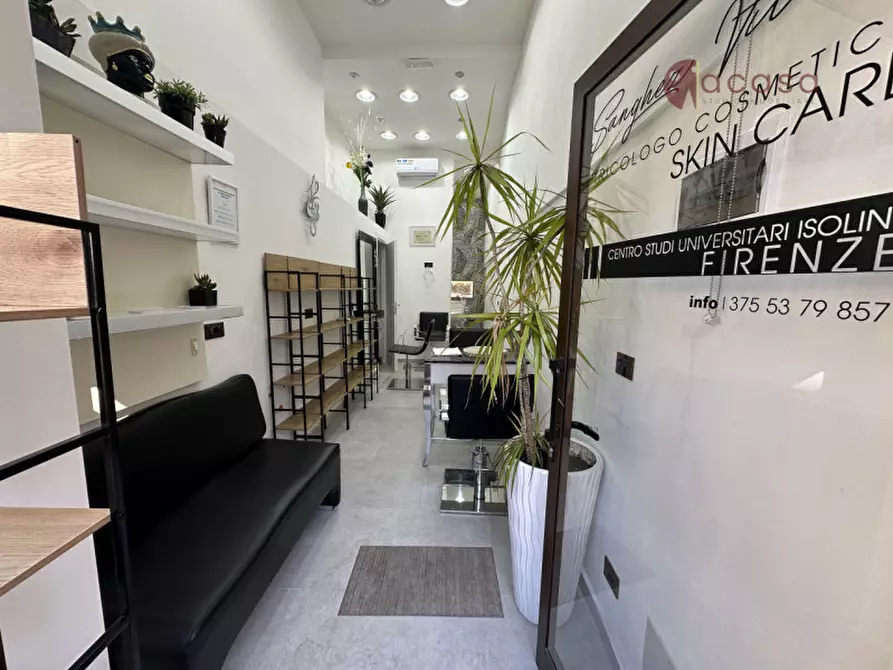 Immagine 1 di Negozio in affitto  in Piazza Guglielmo II a Monreale