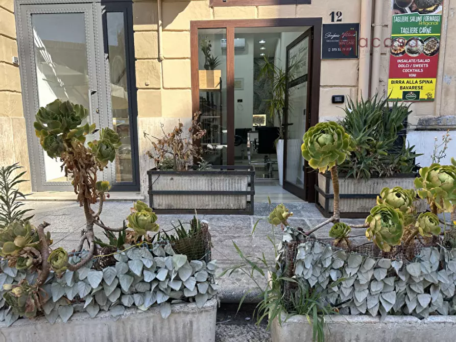 Immagine 15 di Negozio in affitto  in Piazza Guglielmo II a Monreale