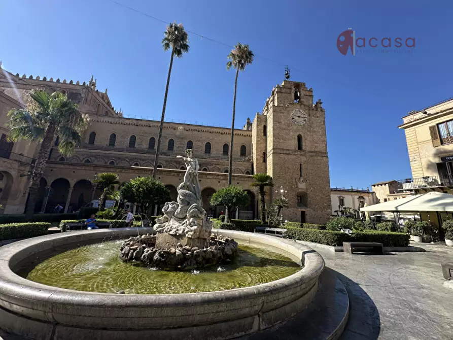 Immagine 17 di Negozio in affitto  in Piazza Guglielmo II a Monreale