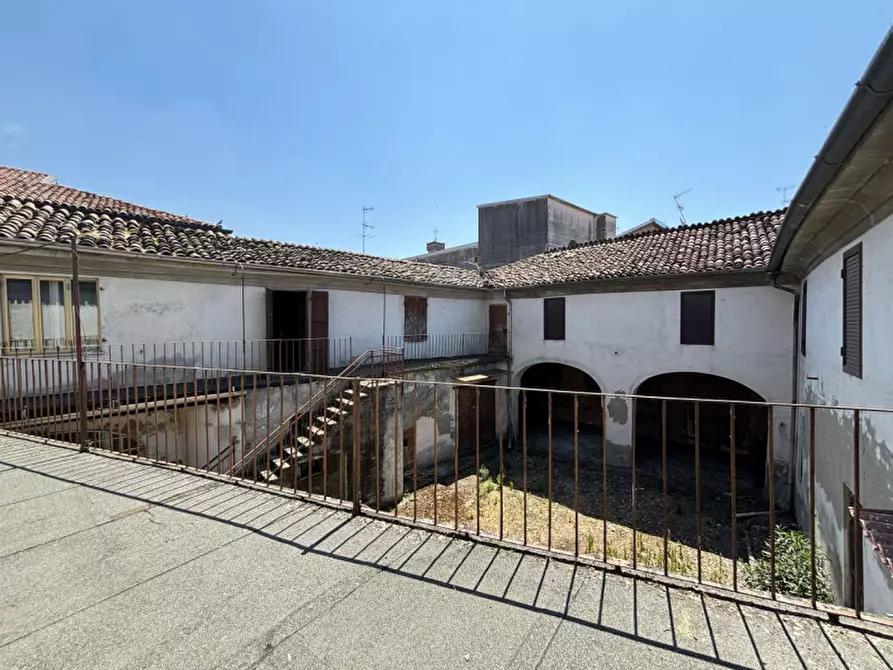 Immagine 19 di Palazzo in vendita  in Vicolo Chiozzi 2 a Casalmaggiore