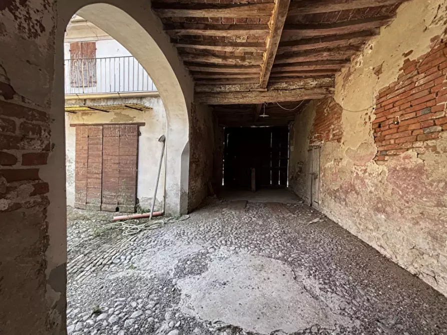 Immagine 29 di Palazzo in vendita  in Vicolo Chiozzi 2 a Casalmaggiore