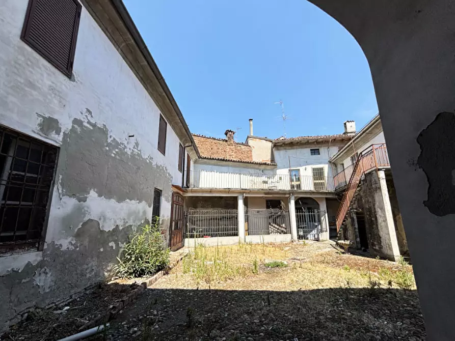 Immagine 30 di Palazzo in vendita  in Vicolo Chiozzi 2 a Casalmaggiore