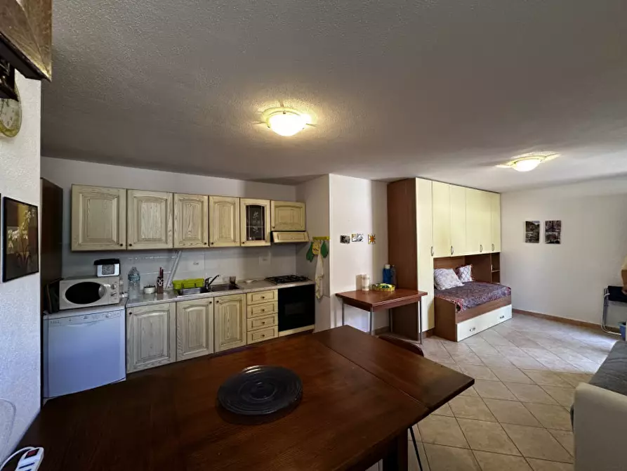 Immagine 10 di Appartamento in vendita  in Via Giuseppe Di Vittorio a Orosei