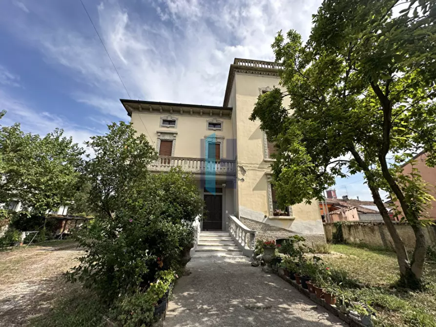 Immagine 1 di Villa in vendita  in via Roma a Remedello