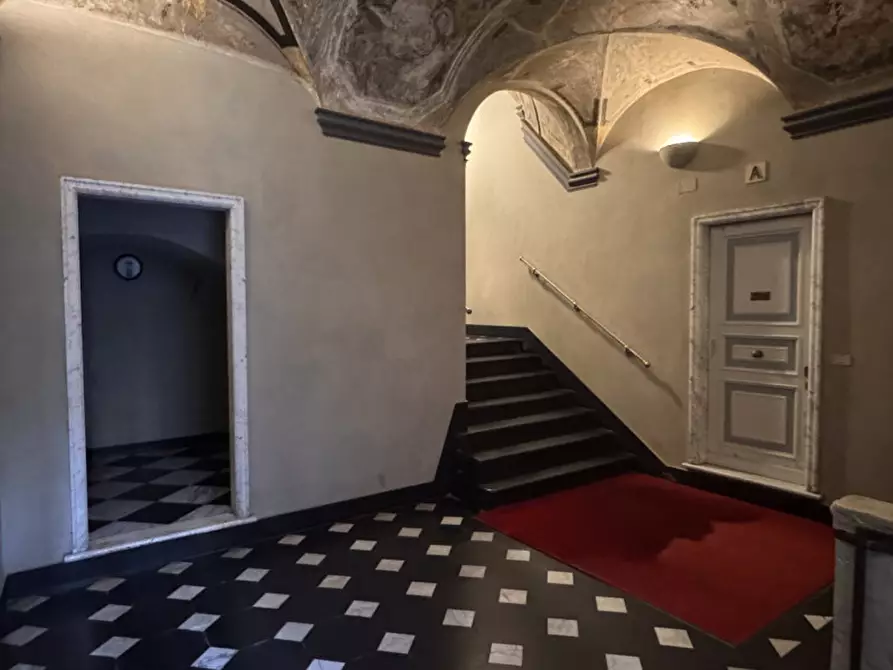 Immagine 13 di Magazzino in affitto  in vico invrea a Genova