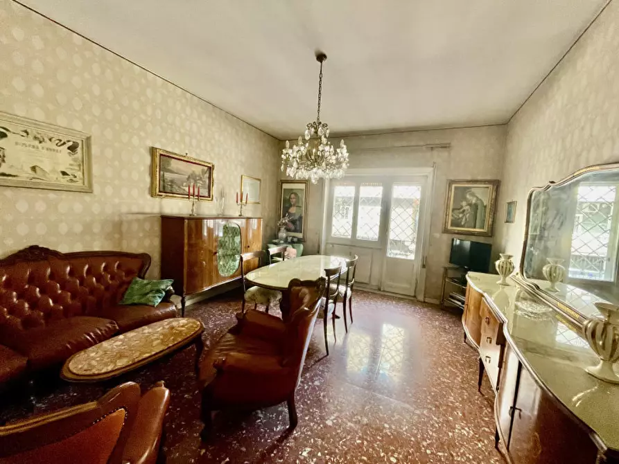 Immagine 5 di Appartamento in vendita  in via giacomo bresadola 54 a Roma