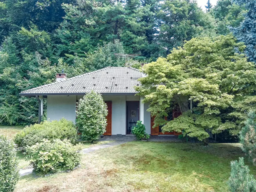 Immagine 1 di Villa in vendita  in Via del Borgna 8 a Gignese