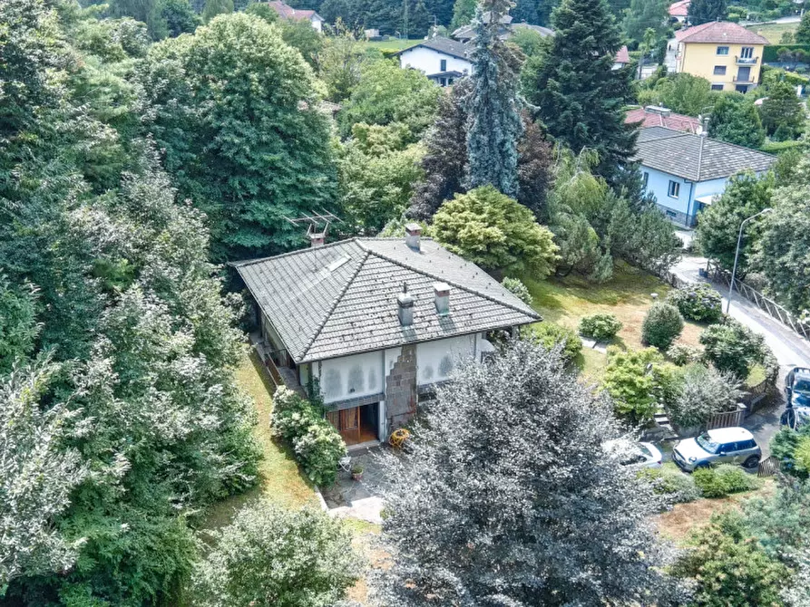 Immagine 1 di Villa in vendita  in Via del Borgna 8 a Gignese