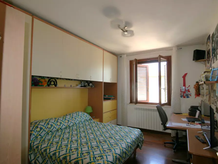 Immagine 11 di Villetta a schiera in vendita  a Sinalunga