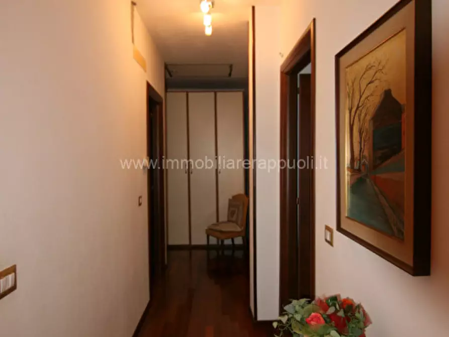 Immagine 13 di Villetta a schiera in vendita  a Sinalunga