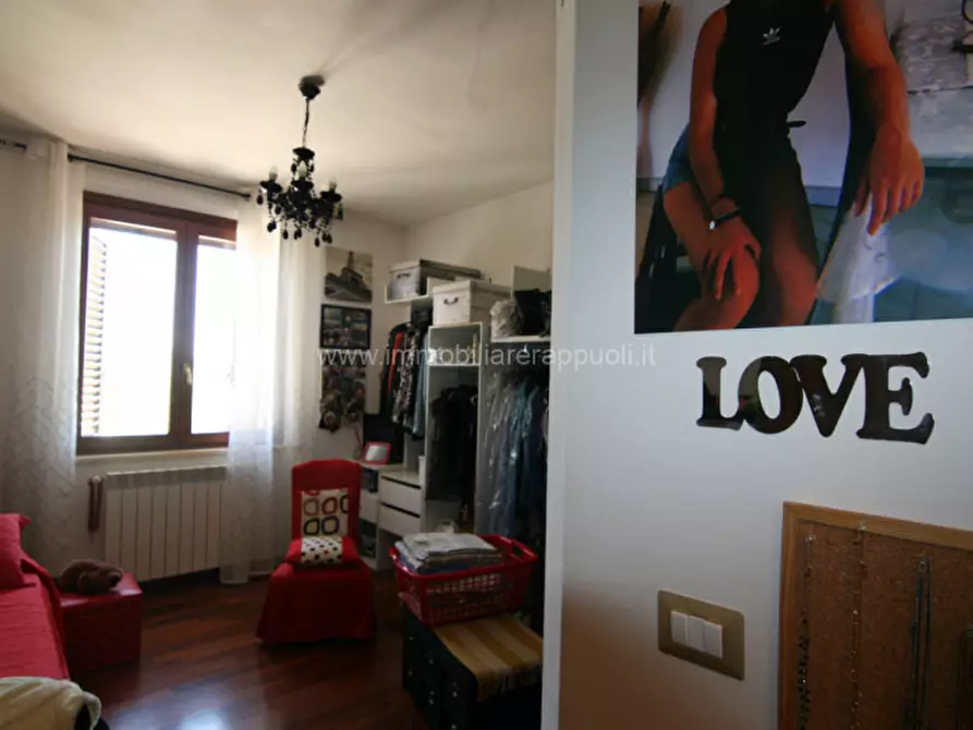 Immagine 15 di Villetta a schiera in vendita  a Sinalunga