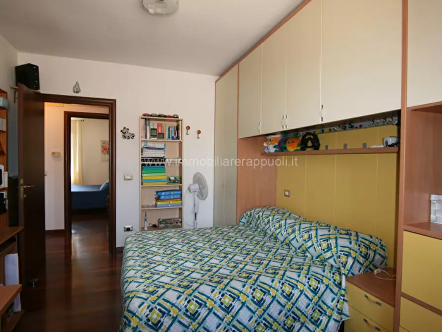 Immagine 21 di Villetta a schiera in vendita  a Sinalunga