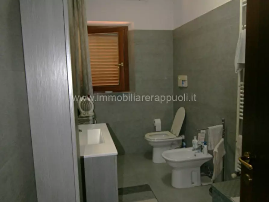 Immagine 22 di Villetta a schiera in vendita  a Sinalunga