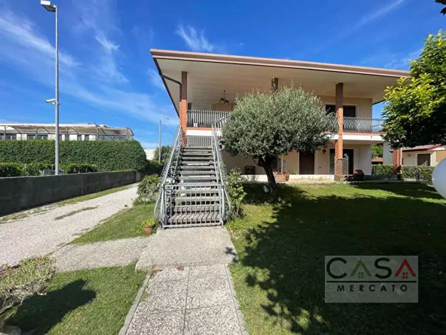 Immagine 19 di Appartamento in vendita  in viale de la comina a Pordenone