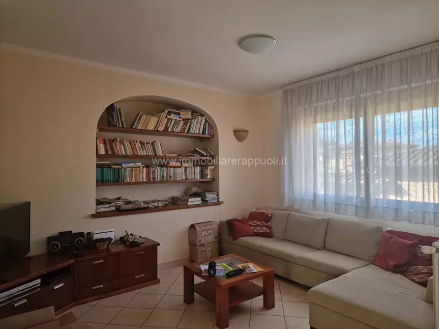 Immagine 5 di Villa in vendita  a Sinalunga