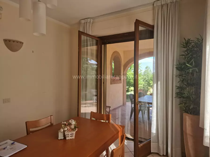 Immagine 7 di Villa in vendita  a Sinalunga