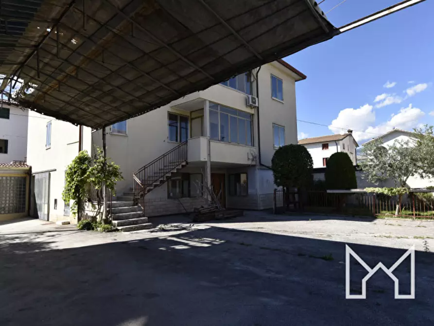 Immagine 3 di Palazzo in vendita  a Bassano Del Grappa