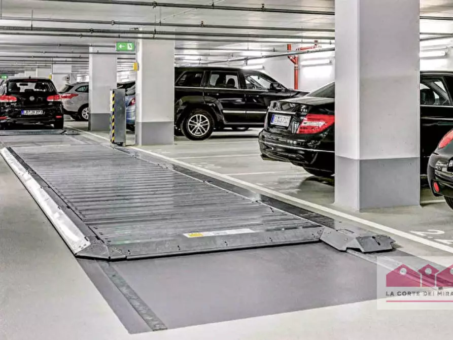 Immagine 1 di Posto auto in vendita  in Contra' Motton San Lorenzo a Vicenza