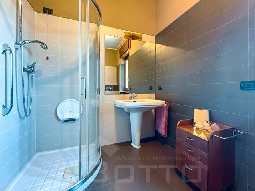 Immagine 13 di Villa in vendita  in via insorte 46 a Gozzano