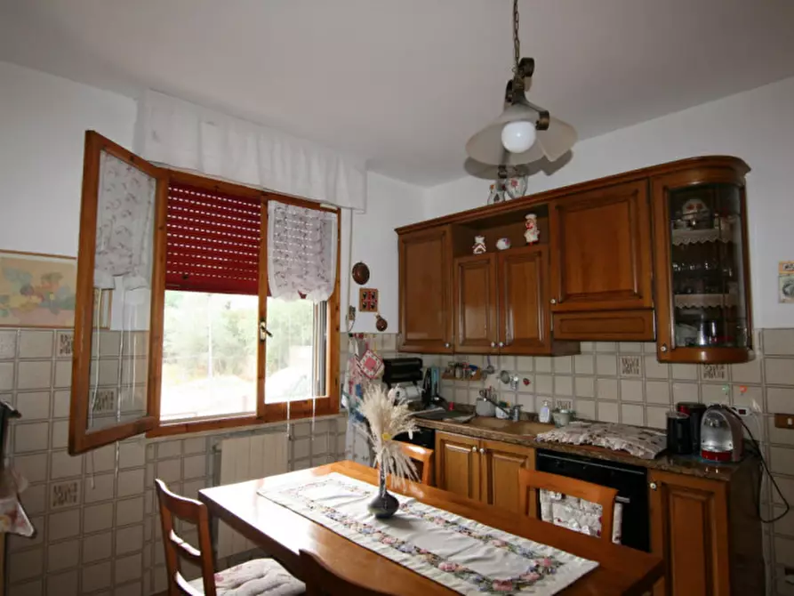 Immagine 3 di Appartamento in vendita  a Lucignano
