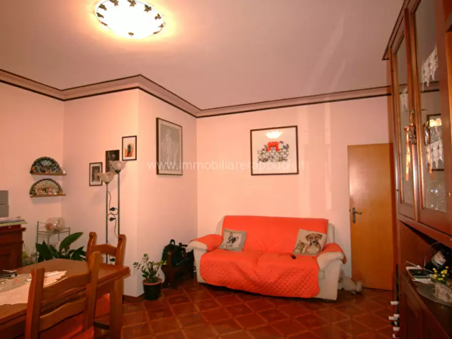 Immagine 5 di Appartamento in vendita  a Lucignano