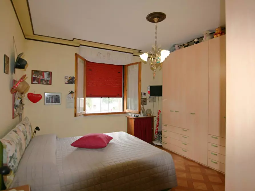 Immagine 9 di Appartamento in vendita  a Lucignano