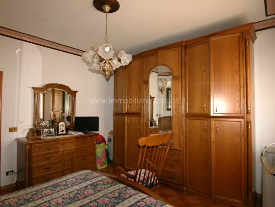 Immagine 12 di Appartamento in vendita  a Lucignano