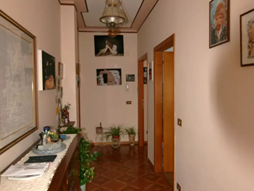 Immagine 19 di Appartamento in vendita  a Lucignano
