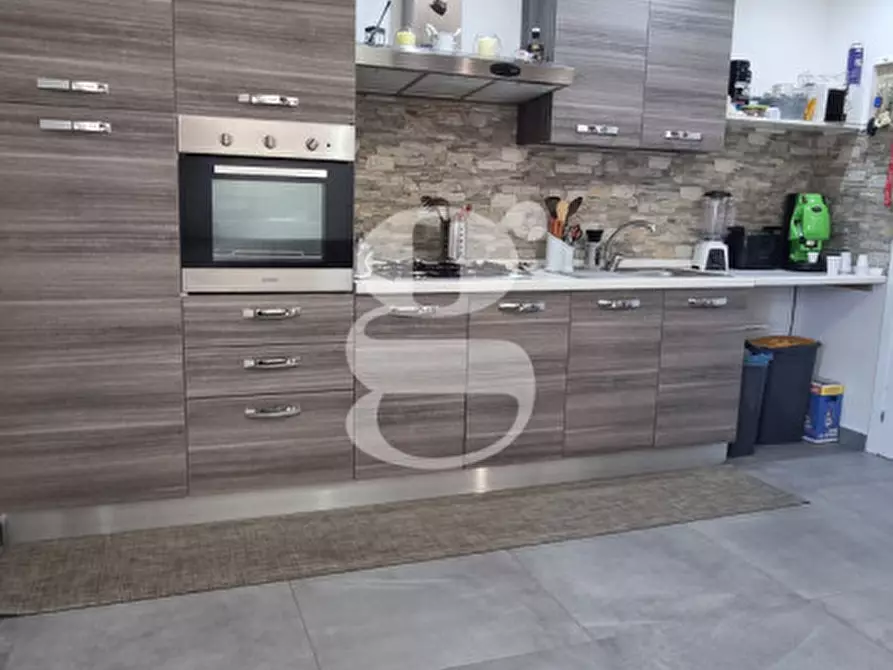 Immagine 5 di Appartamento in vendita  in VIALE ANTONIO GRAMSCI, N°2 a Milazzo