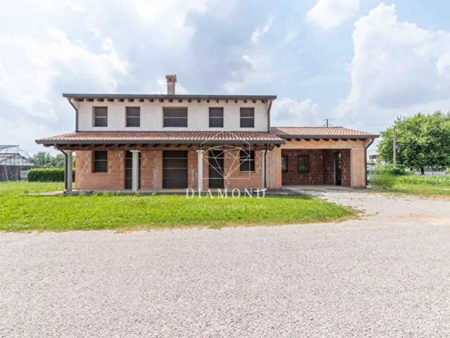 Immagine 2 di Casa indipendente in vendita  in Via San Michele a Altivole