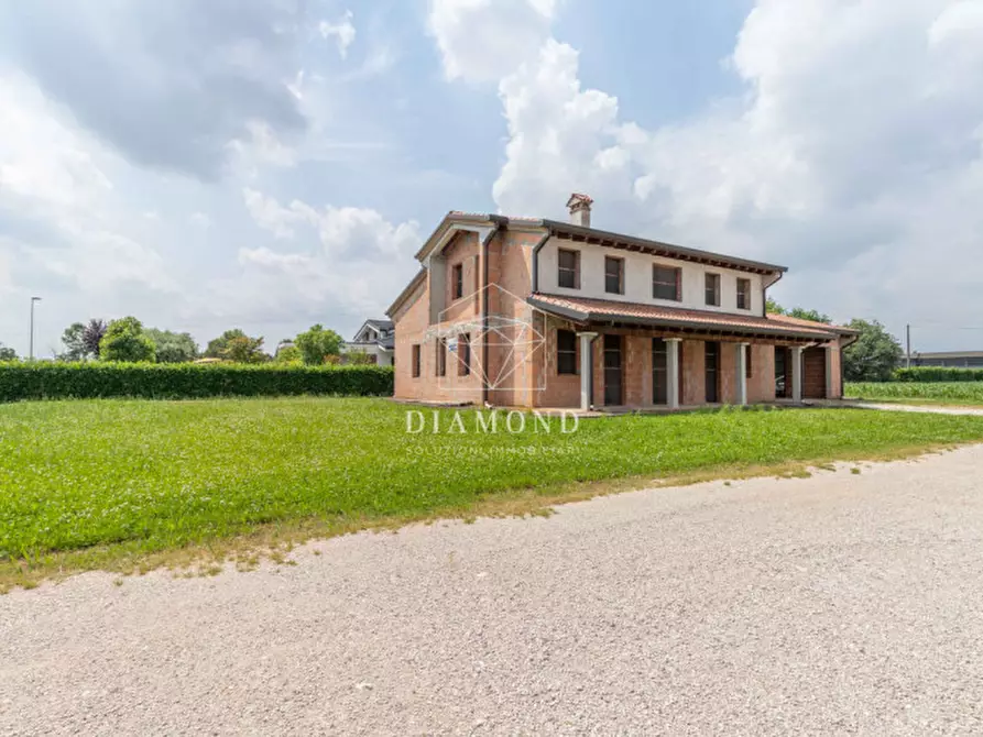 Immagine 5 di Casa indipendente in vendita  in Via San Michele a Altivole