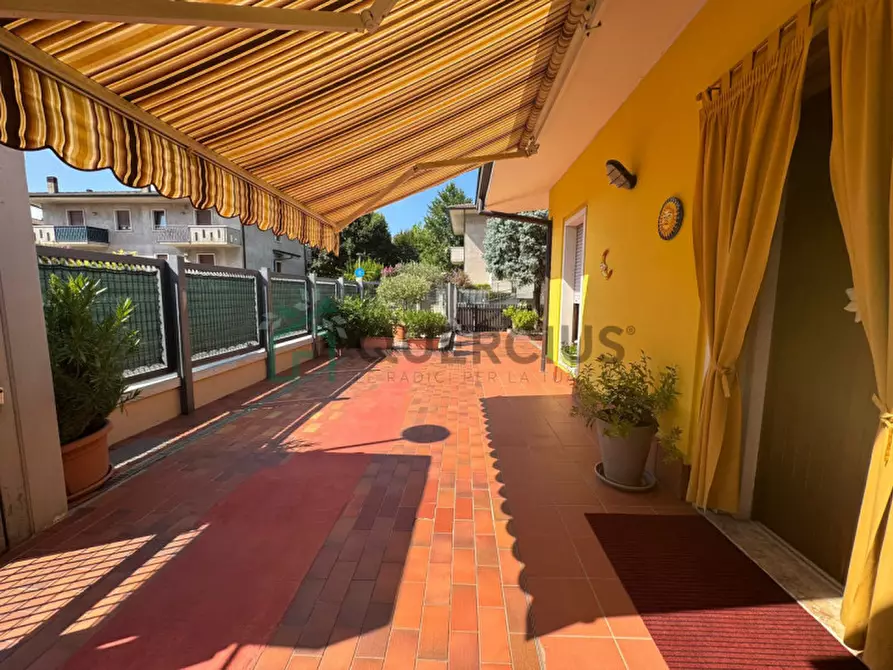 Immagine 4 di Villa in vendita  in Viale della Libertà a Caldiero