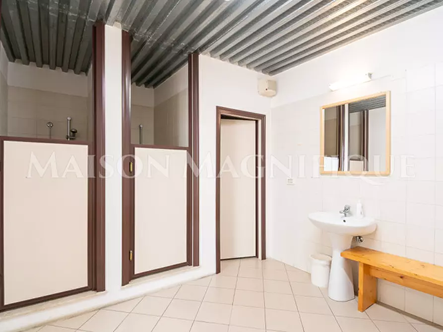 Immagine 8 di Attività commerciale in vendita  in Via Caldirolo a Ferrara